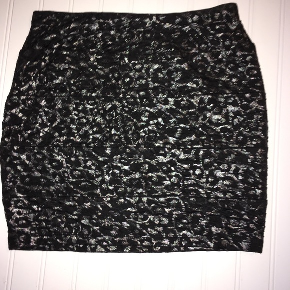 B-Ware ladies size small skirt black and silver - Picture 4 of 6